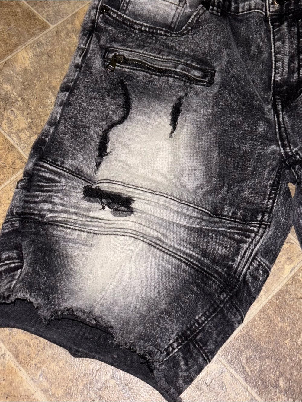 Kilogram Men’s Black Washed Distressed Jean Shorts - Picture 5 of 7